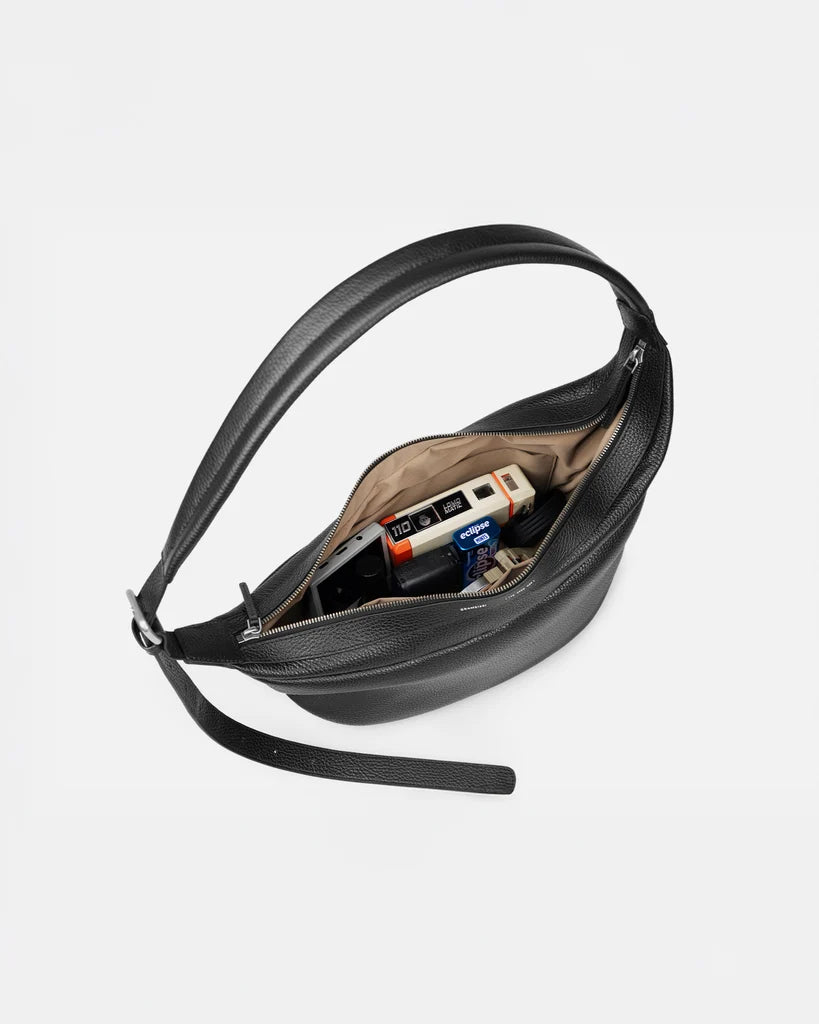 Grams(28) 192 Essential Half Moon Bag - Pebbled Black