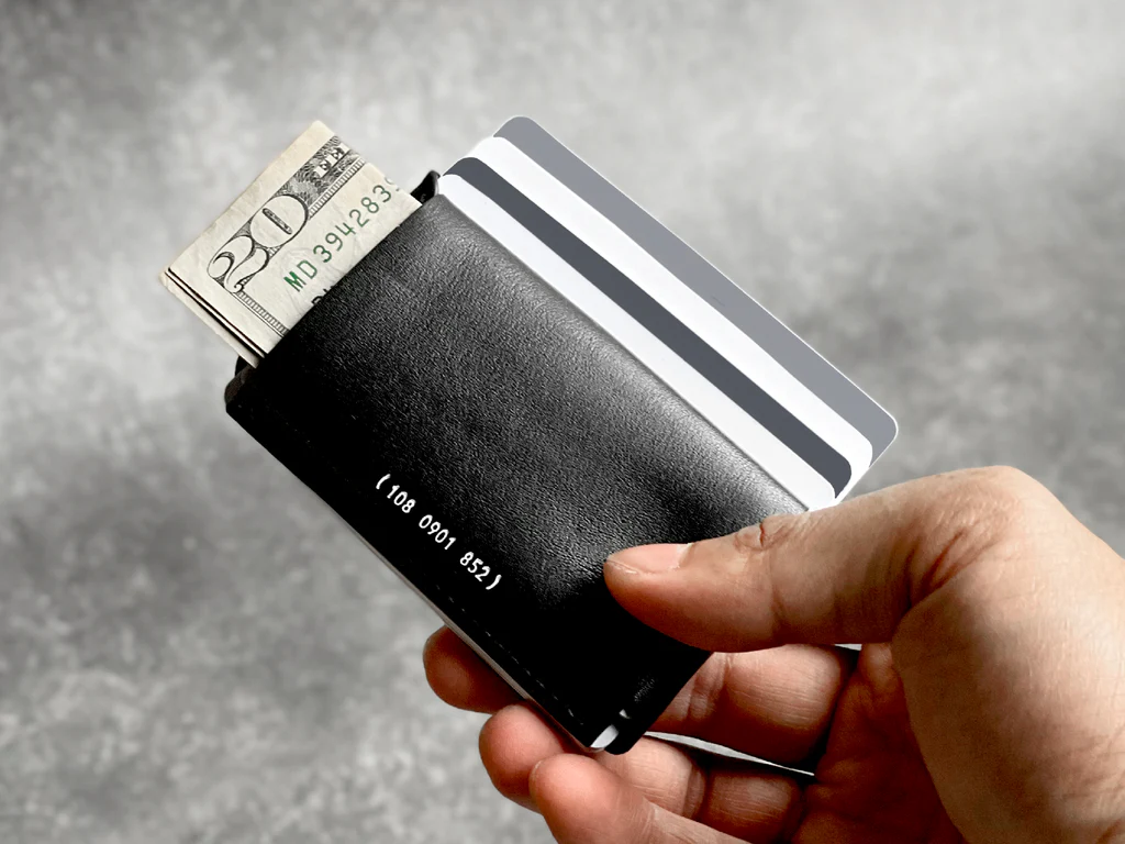 Grams(28) 108 Leather Cardholder