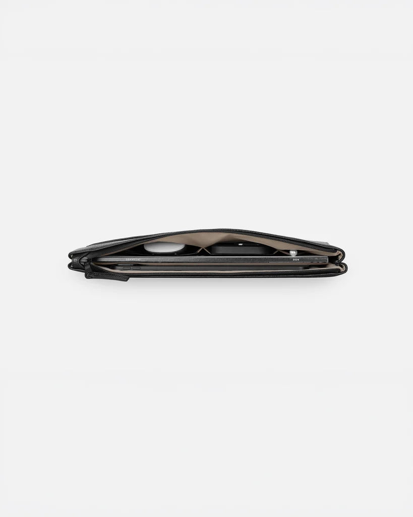 Grams(28) 114 Leather Folio for Macbook Air/Pro 13" | Pebbled
