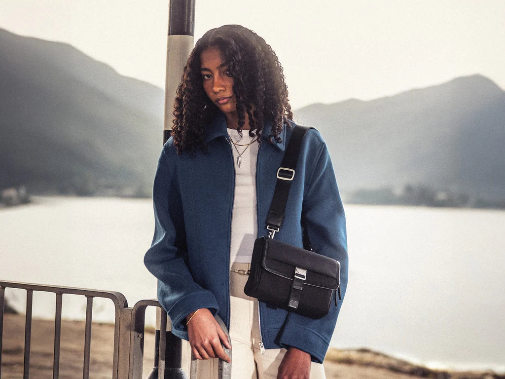 Grams(28) 702 Daily Sling Urban Pack