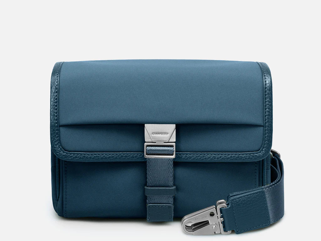 Grams(28) 702 Daily Sling Urban Pack