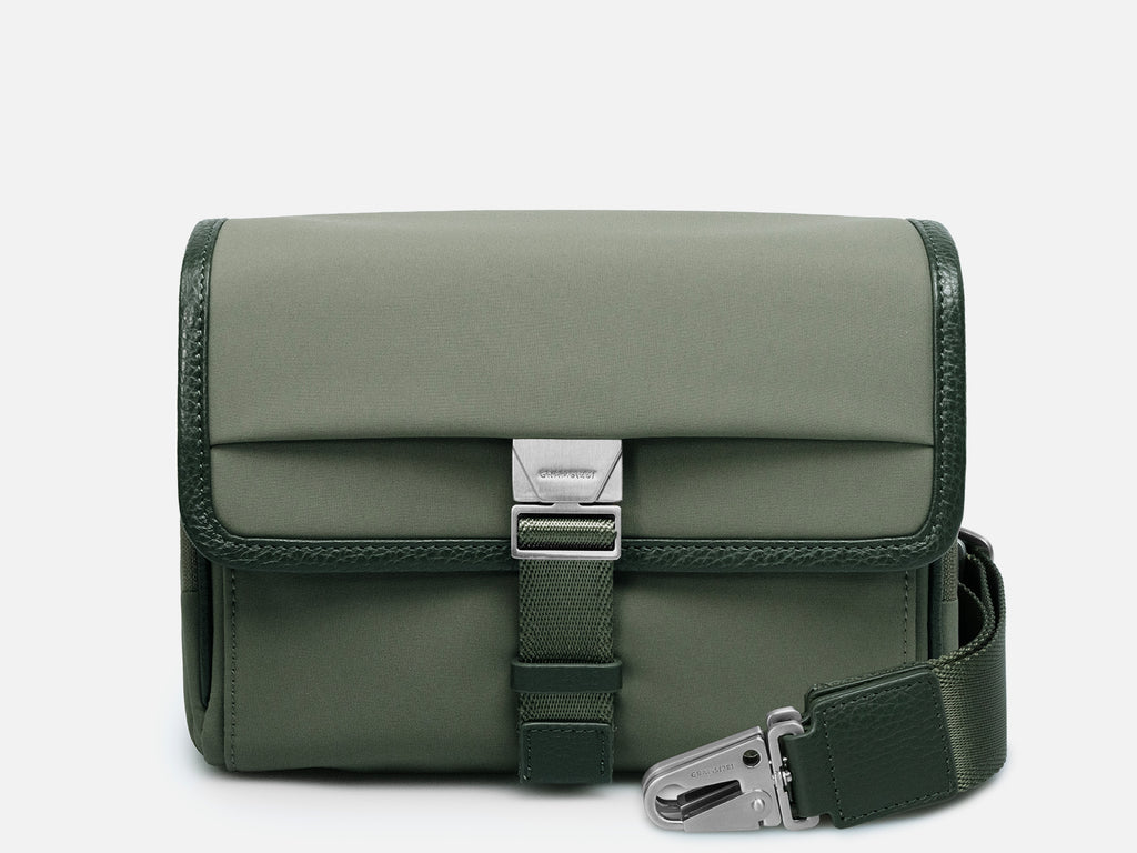 Grams(28) 702 Daily Sling Urban Pack