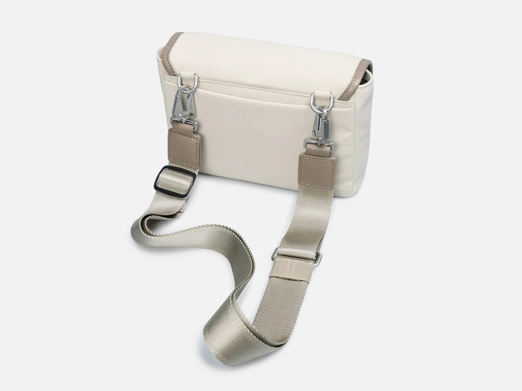 Grams(28) 702 Daily Sling Urban Pack