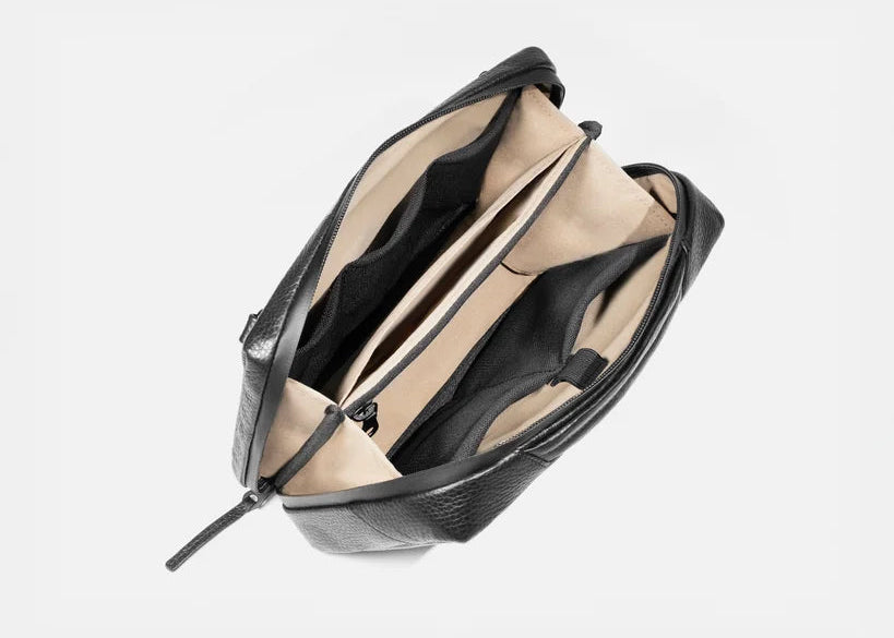 Grams(28) 132 Essential Case Pro - Pebbled Black