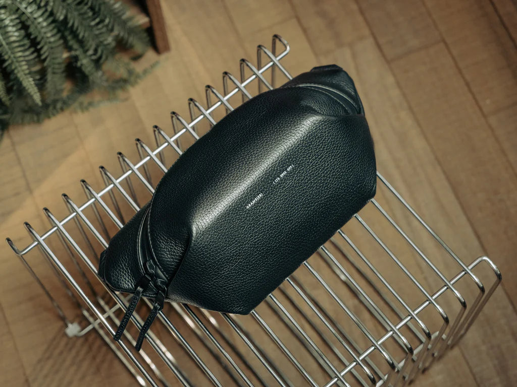 Grams(28) 175 Moon Bag - Pebbled Black