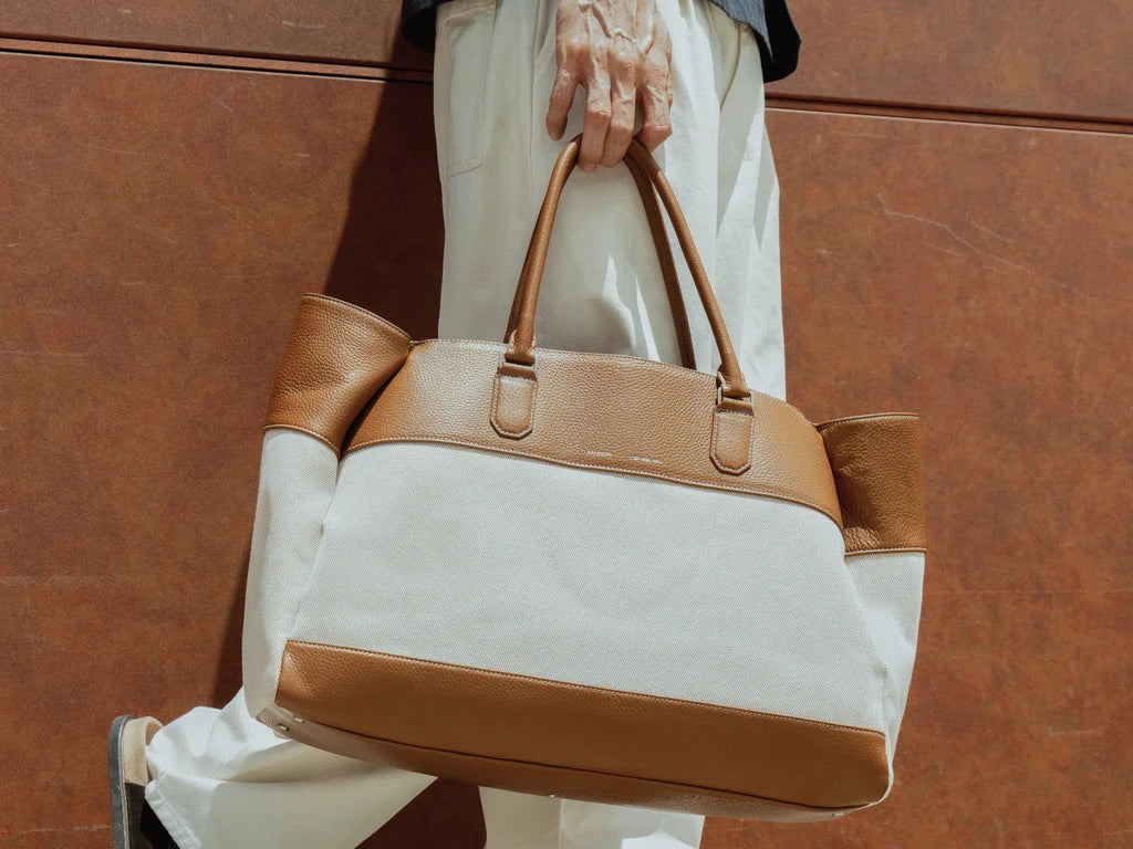 Grams(28) 184 Weekender Tote Bag Canvas Version - Pebbled Lion x La Siesta