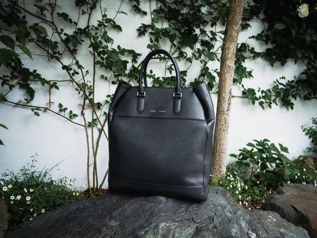 Grams(28) 185 Tote Bag - Pebbled Black