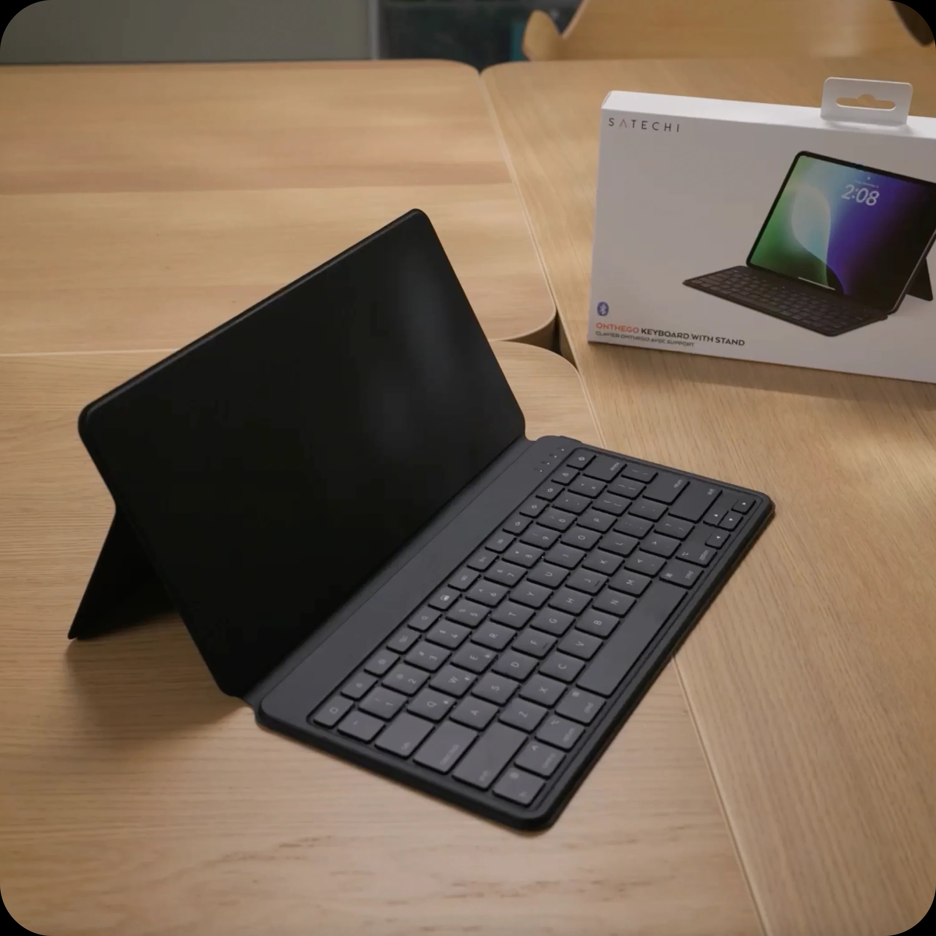 Satechi OntheGo™ Bluetooth Keyboard with Stand