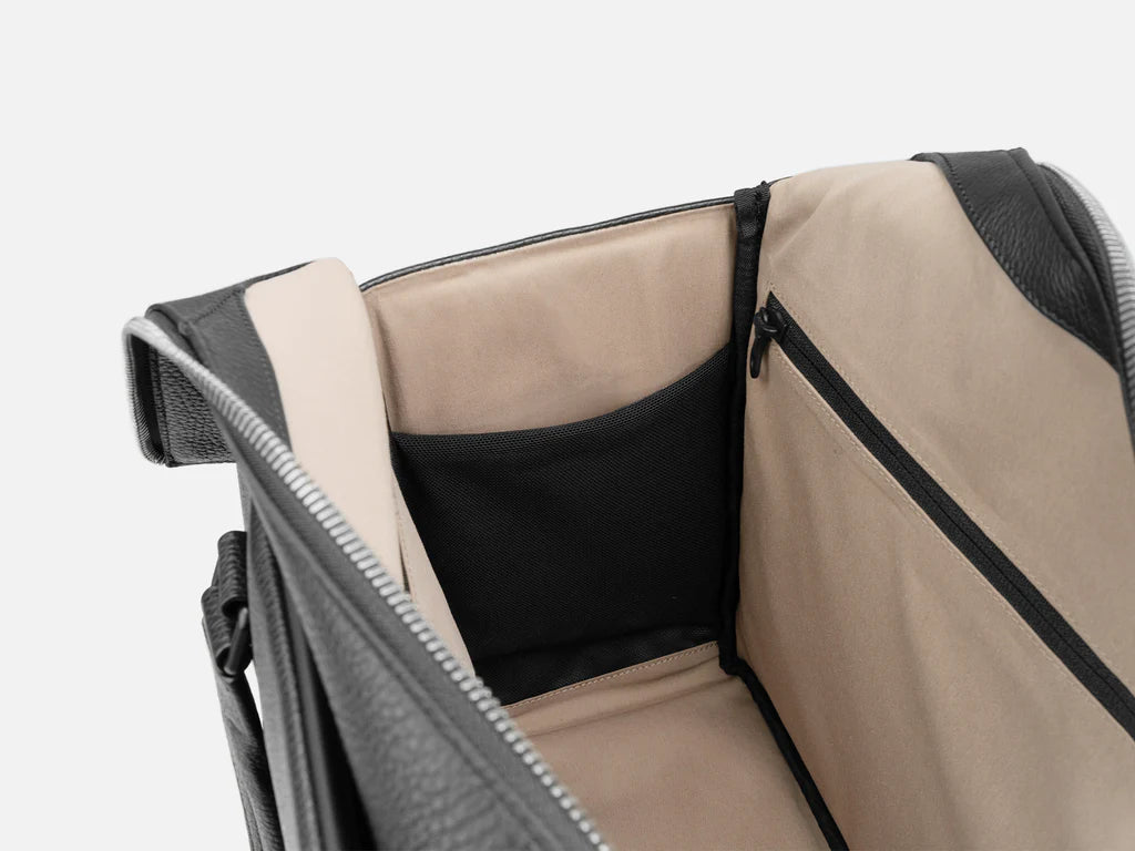 Grams(28) 181 Voyager Duffle Bag - Pebbled Black