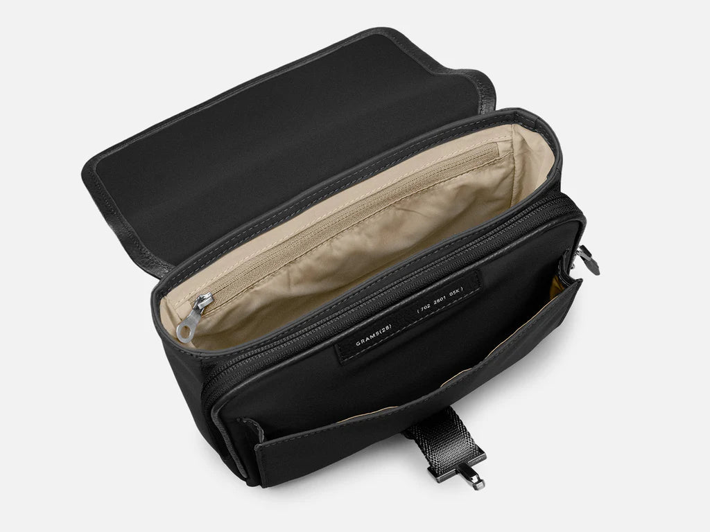 Grams(28) 702 Daily Sling Urban Pack