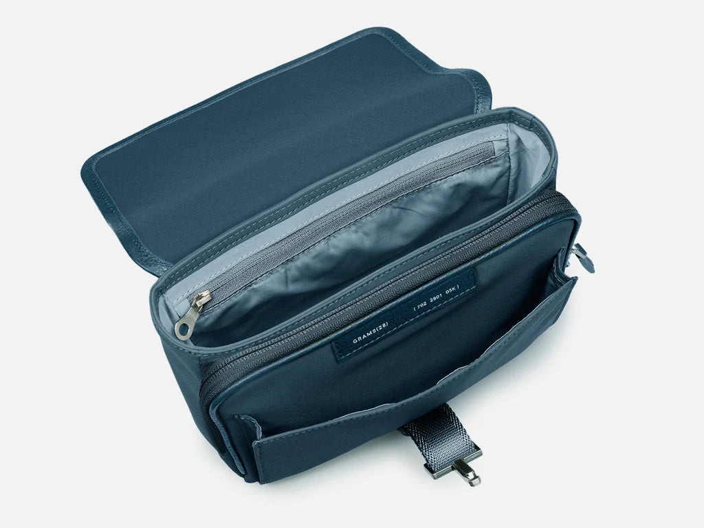 Grams(28) 702 Daily Sling Urban Pack