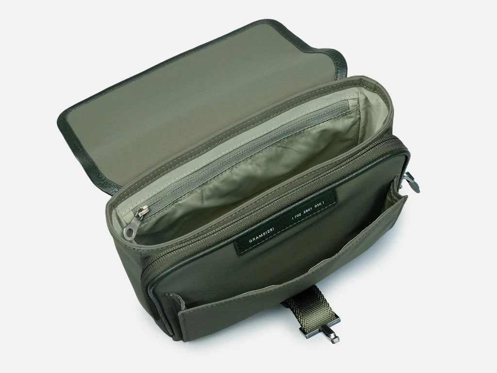 Grams(28) 702 Daily Sling Urban Pack
