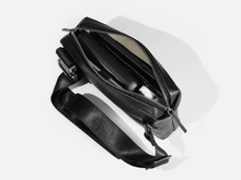 Load image into Gallery viewer, Grams(28) 157 Essential Sling Leather Bag
