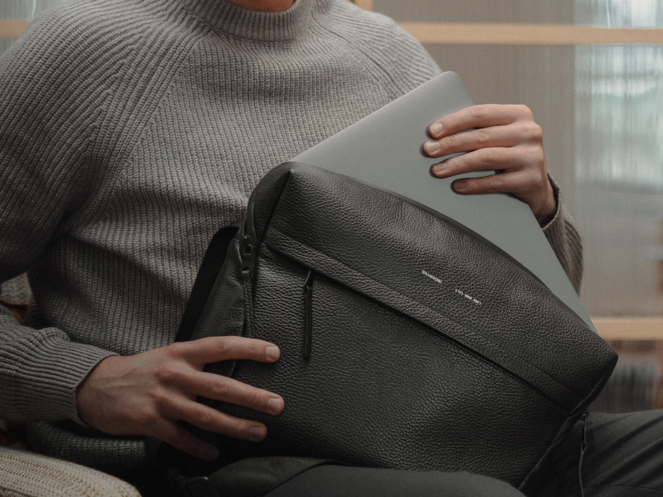 Grams(28) 171 Laptop Sling