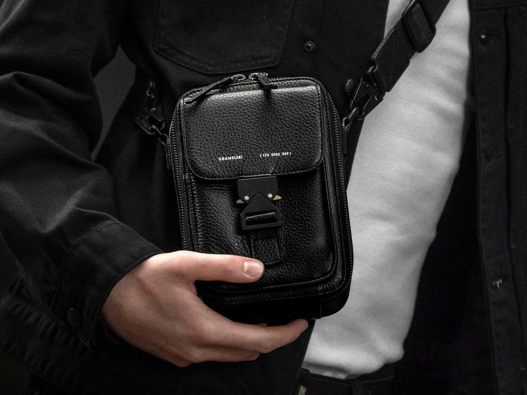 GRAMS28(グラムス28) 173ブラック ショルダーバッグ 新品未使用品 173 Vertical Sling - GRAMS28