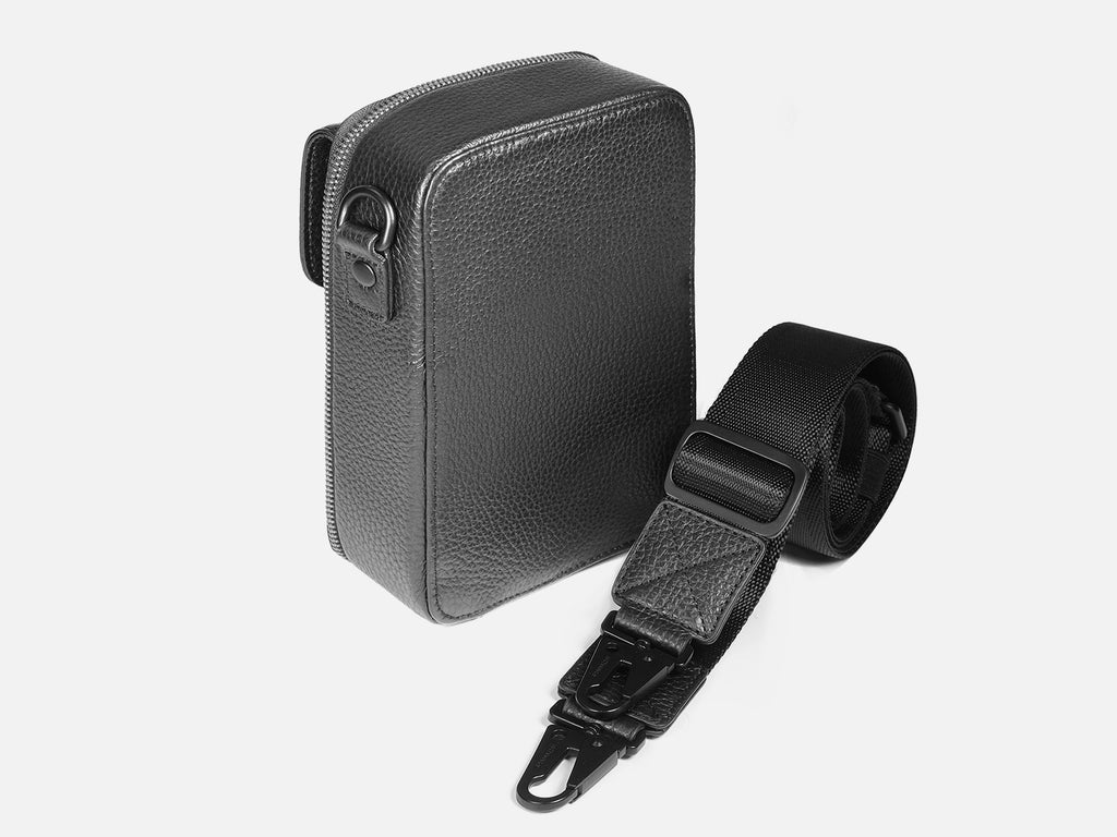 Grams(28) 173 Vertical Sling Leather Bag