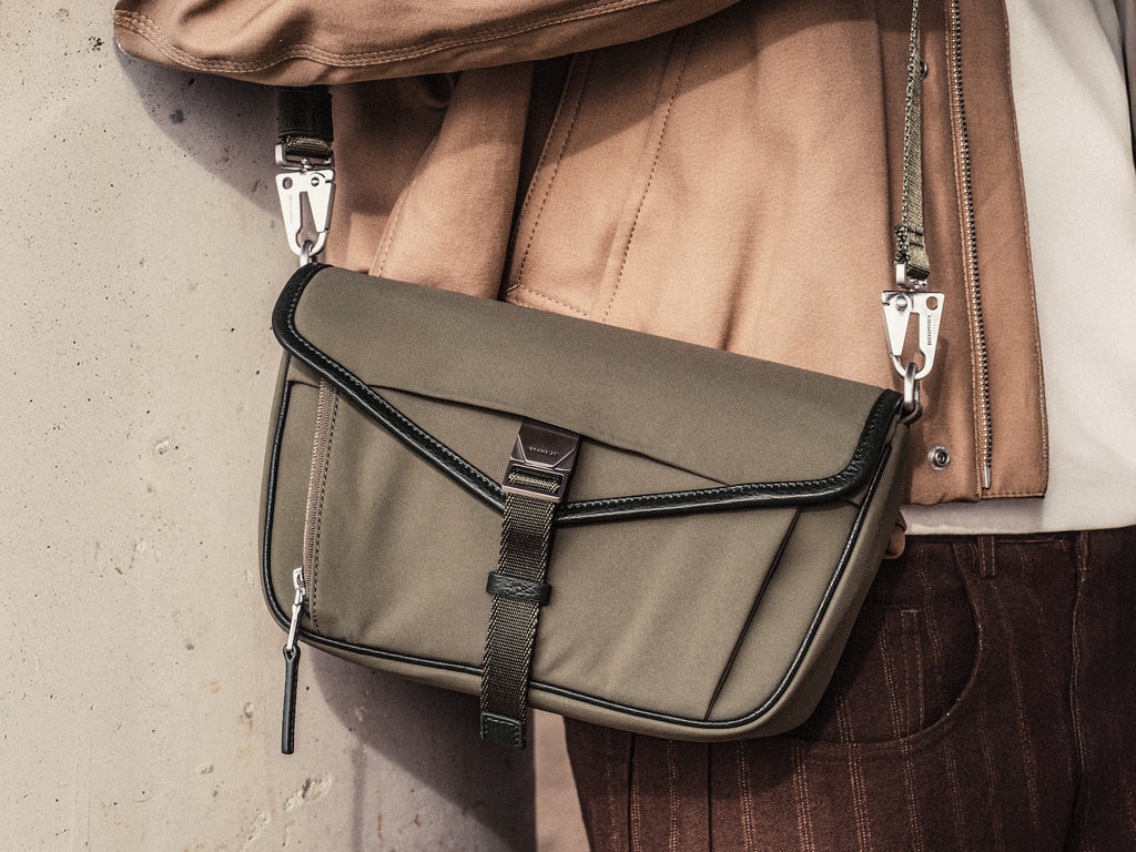 Grams(28) 703 Urban Bottle Sling