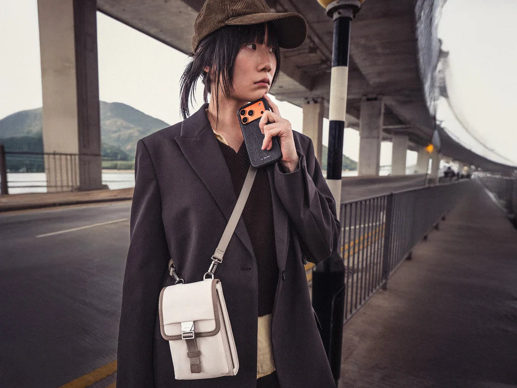 Grams(28) 701 Urban Phone Sling