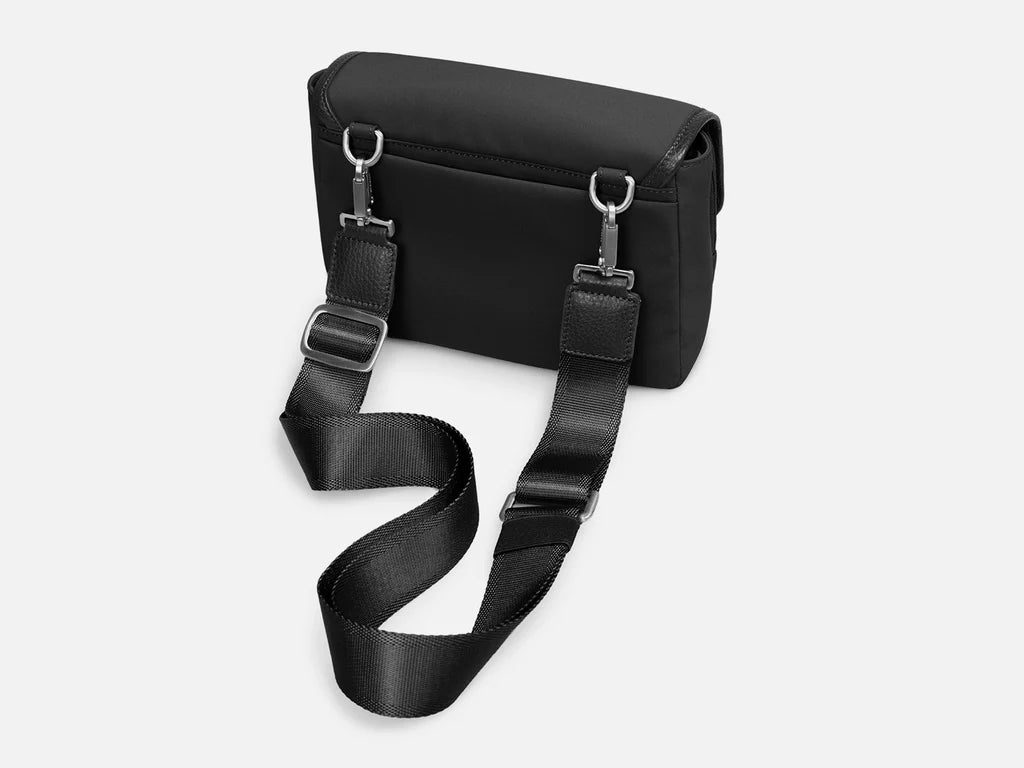 Grams(28) 702 Daily Sling Urban Pack