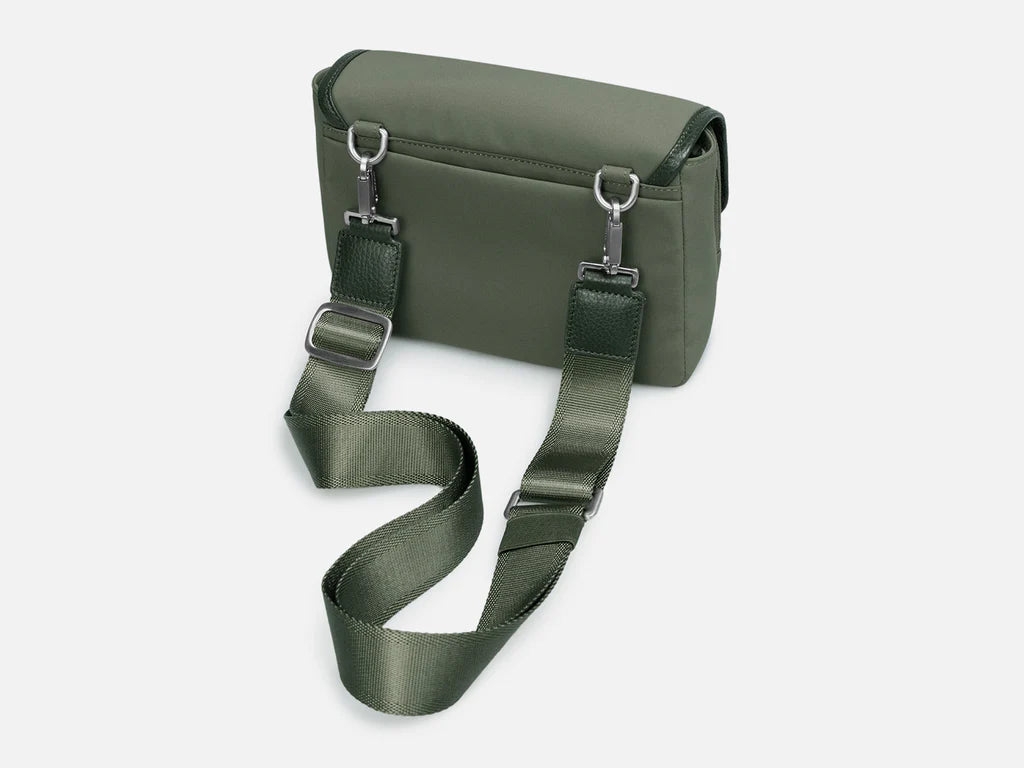Grams(28) 702 Daily Sling Urban Pack