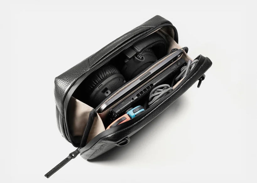 Grams(28) 132 Essential Case Pro - Pebbled Black