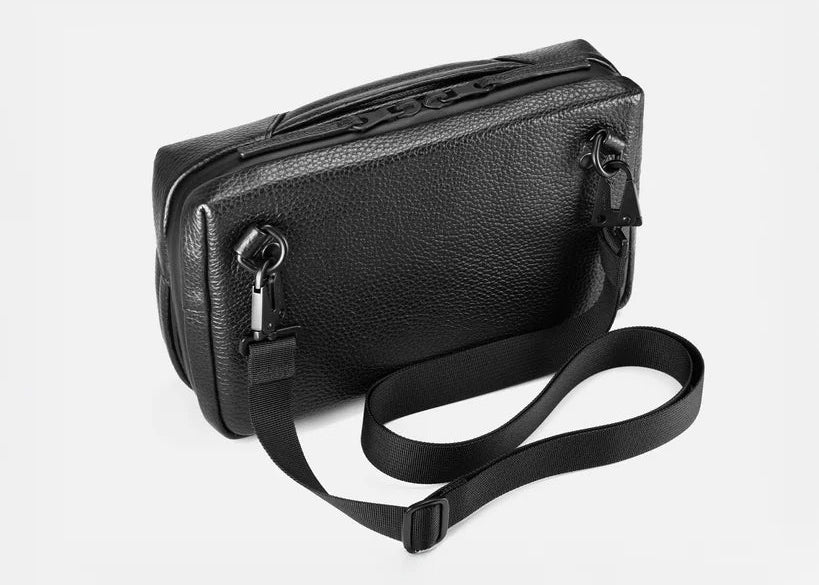 Grams(28) 132 Essential Case Pro - Pebbled Black