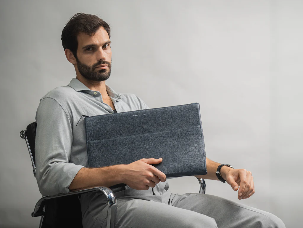 Grams(28) 120 Leather Folio for MacBook Pro 14