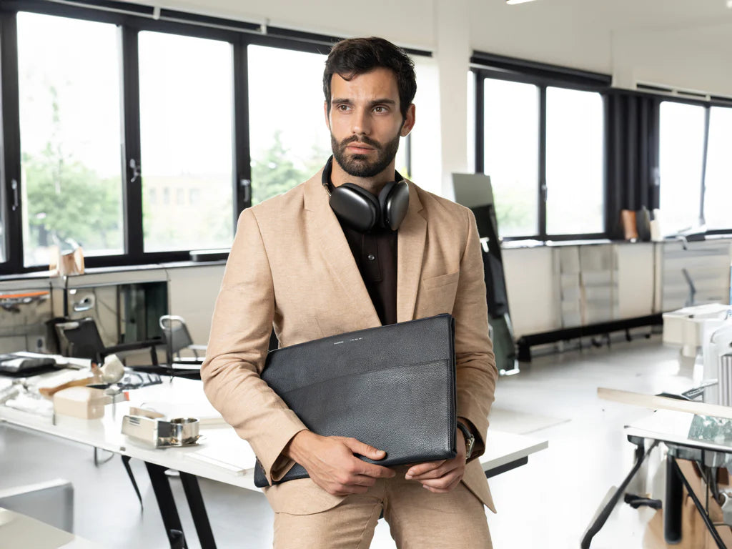 Grams(28) 120 Leather Folio for MacBook Pro 14