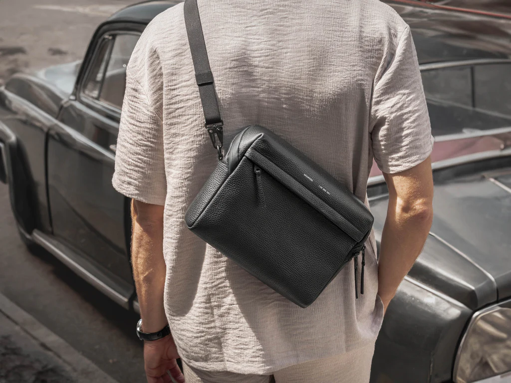 Grams(28) 154 City Pack Leather Sling Bag