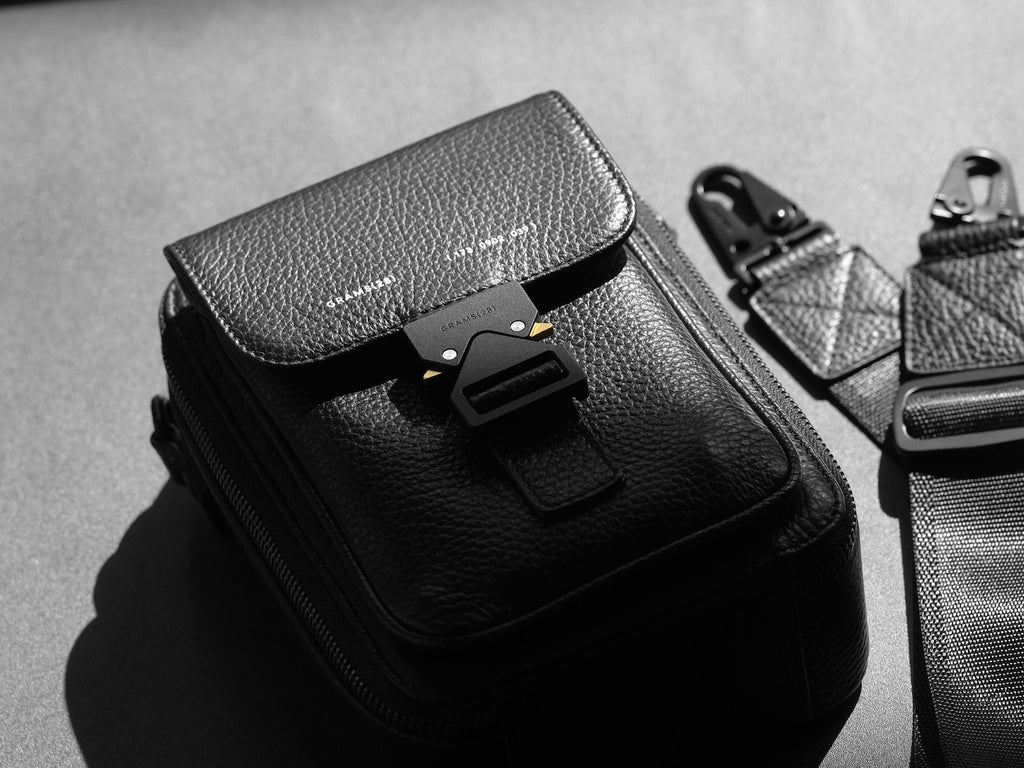 Grams(28) 173 Vertical Sling Leather Bag