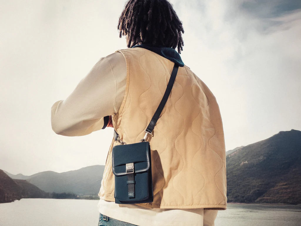 Grams(28) 701 Urban Phone Sling