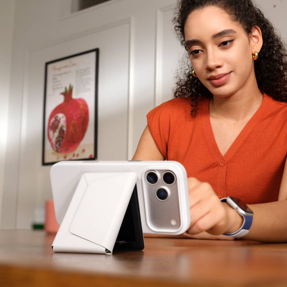 MOFT Snap Field Wallet with Stand/No Stand MOVAS™ (MagSafe Compatible)