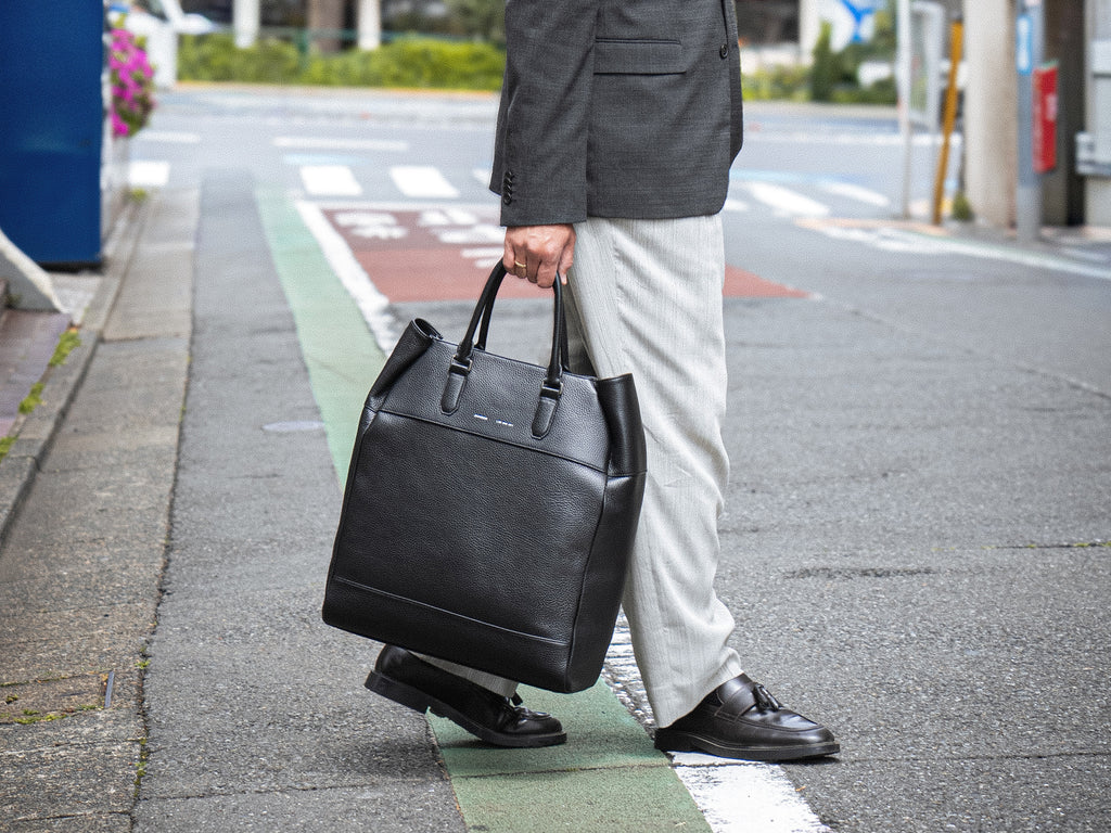 Grams(28) 185 Tote Bag - Pebbled Black