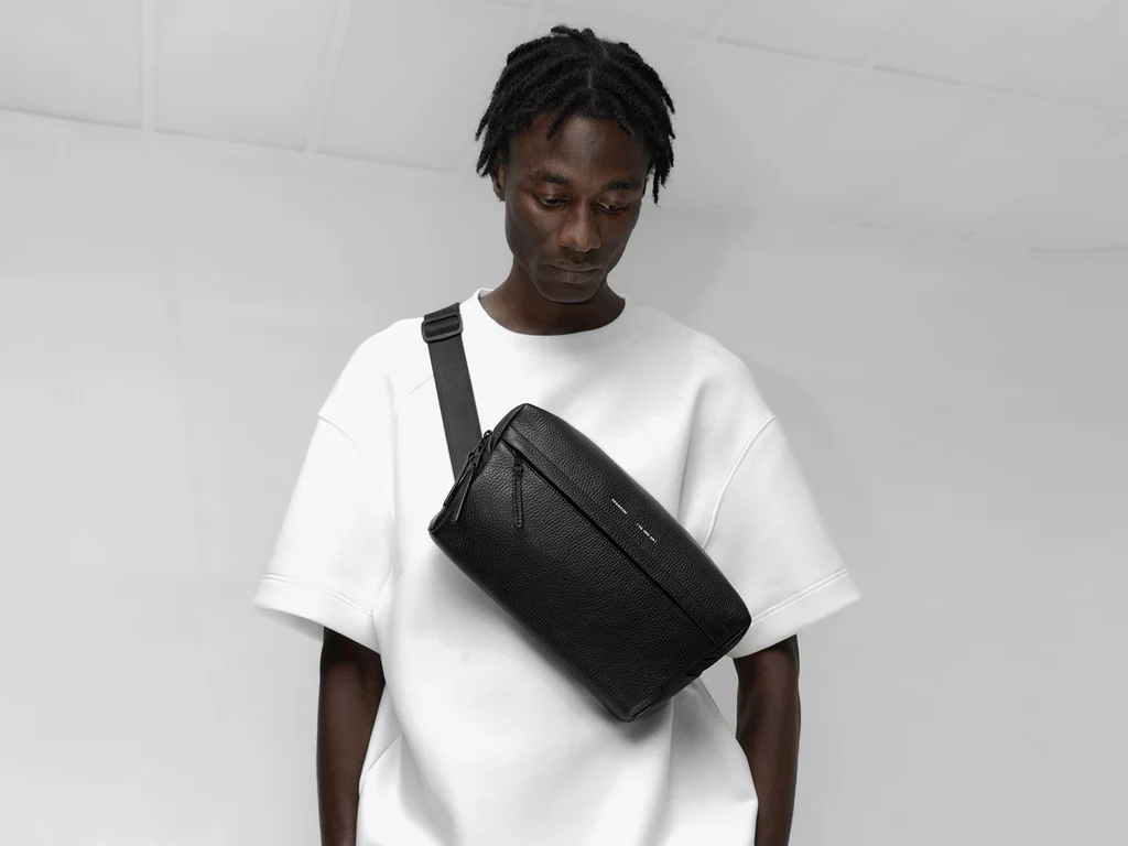 GRAMS(28) 156 シティ・クロスボディ GRAMS(28) 156 City Sling Bag