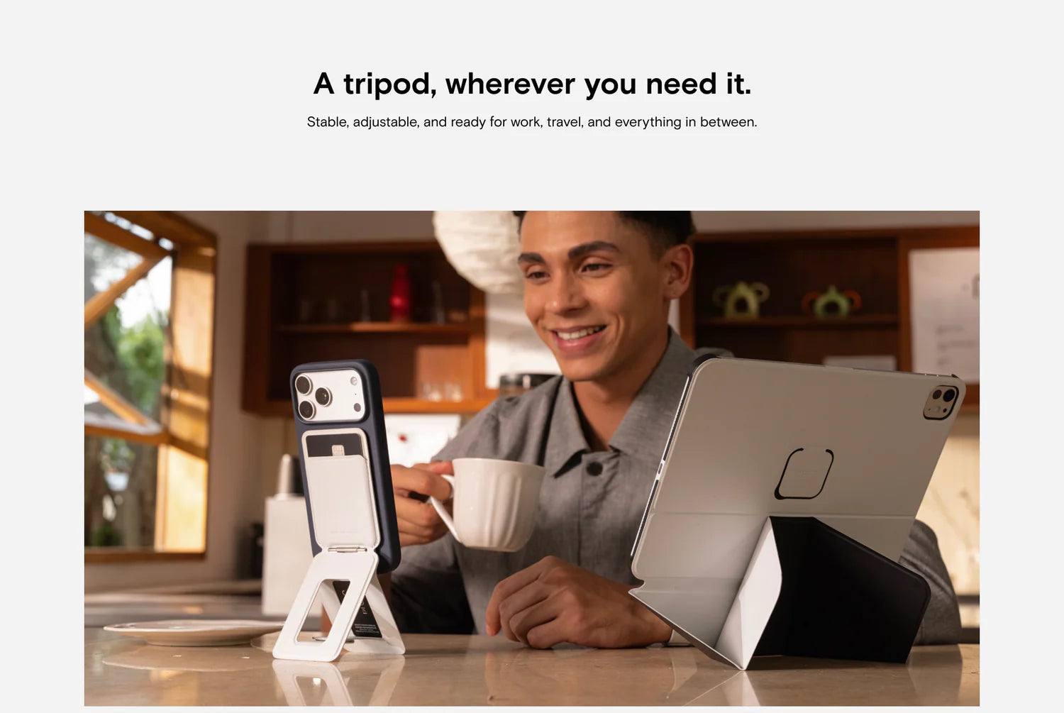 MOFT Trackable Tripod Wallet with Apple Find My (MagSafe Compatible)