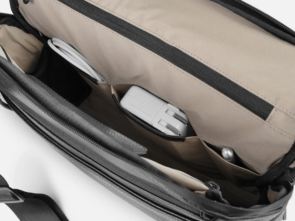 Grams(28) 171 Laptop Sling