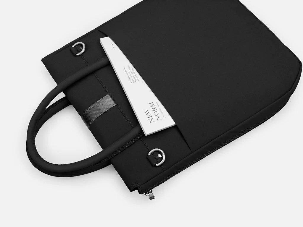 Grams(28) 704 Urban Folio Bag