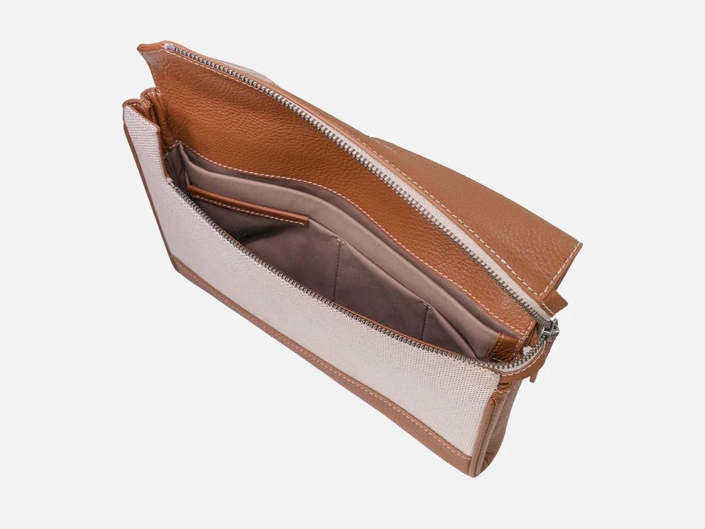 Grams(28) 127 Folio Clutch Canvas Version - Pebbled Lion x La Siesta