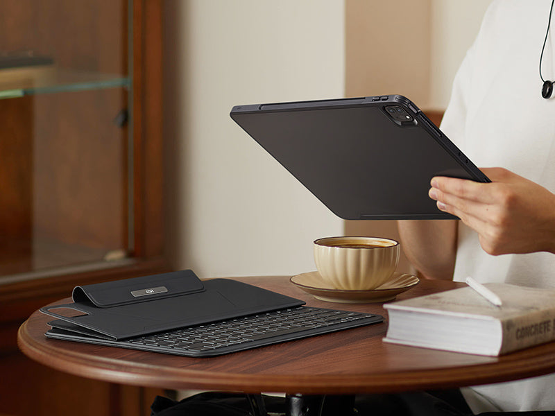 ESR iPad Air 5/4 and Pro 11” Ascend Keyboard Case Lite