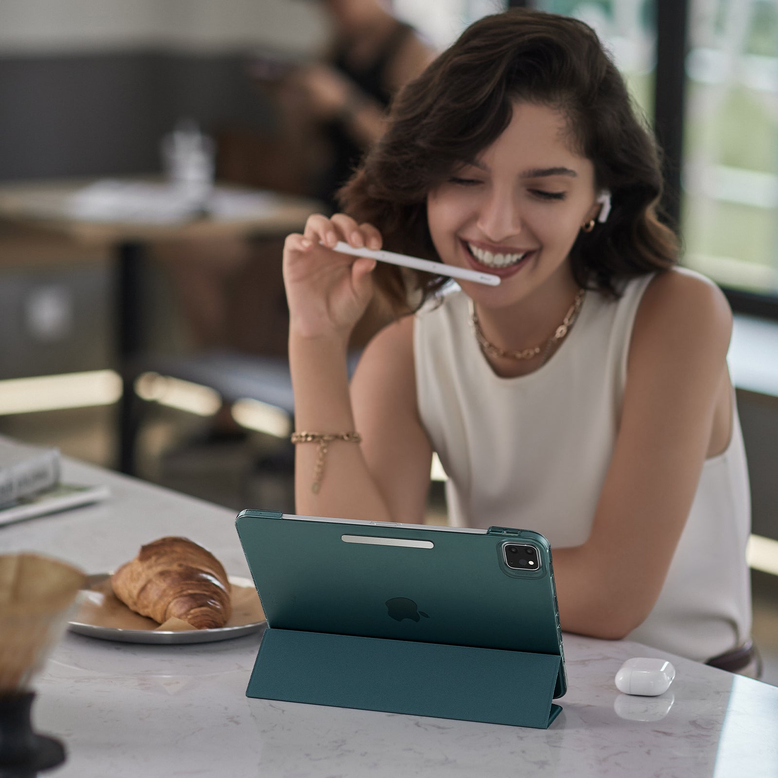 ESR Ascend Trifold Case for iPad 10th Gen/iPad Pro 12.9/11(2022/2021)